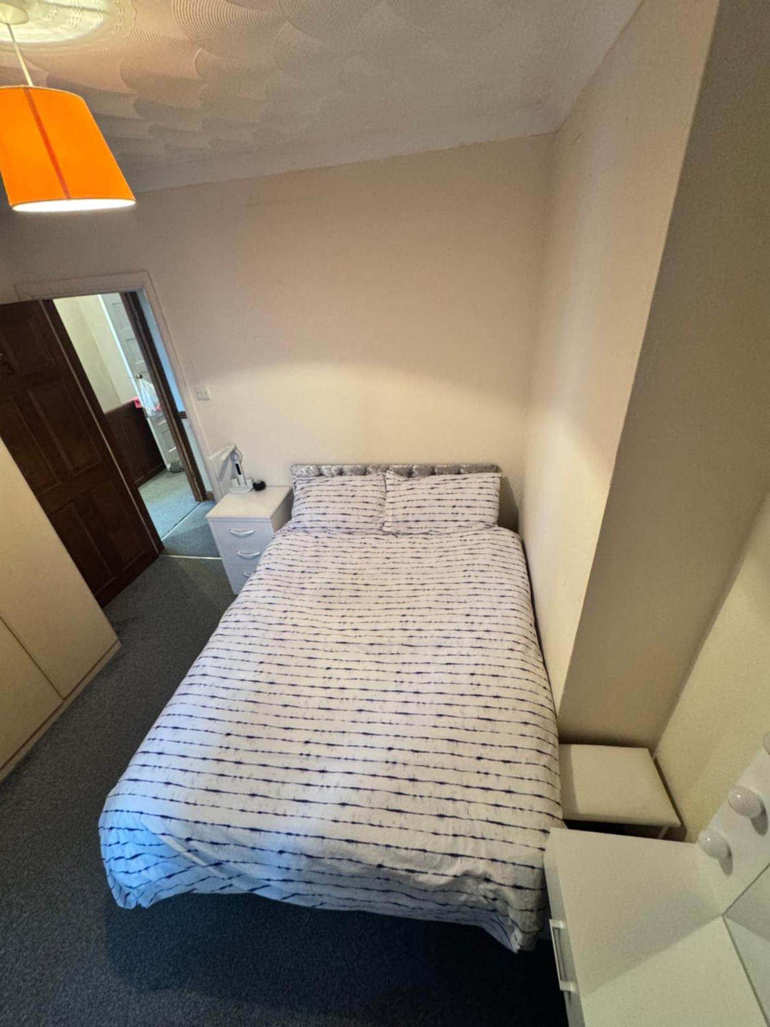 Jxb Homes - Lovely And Spacious Rooms Cliftonville ภายนอก รูปภาพ