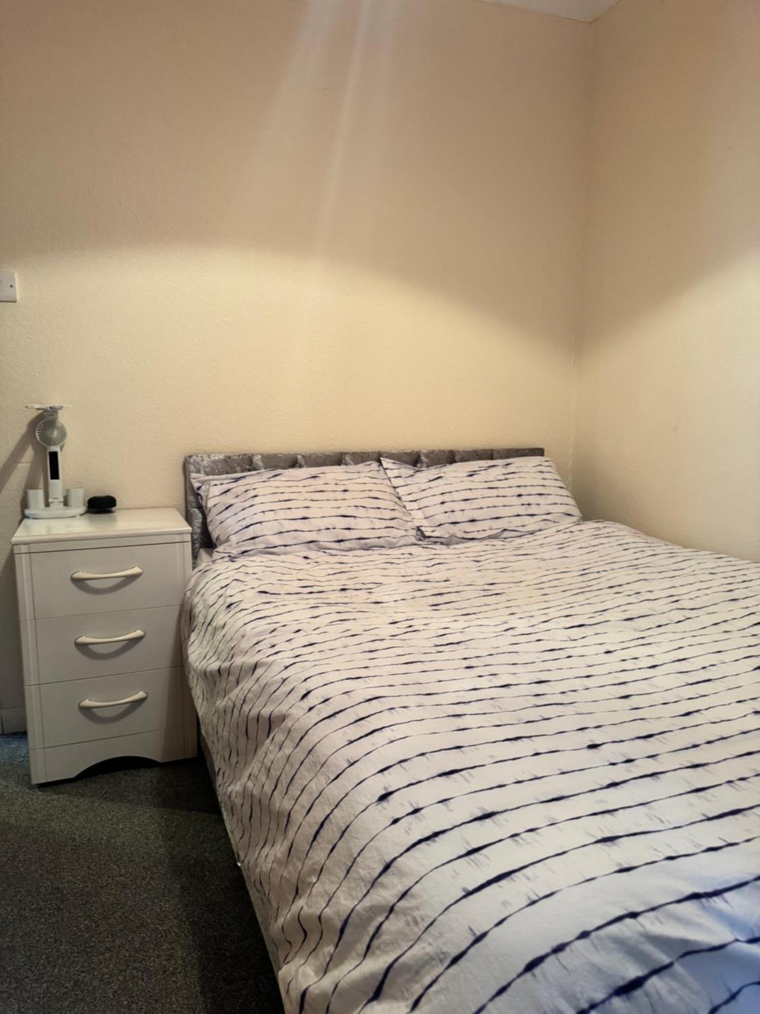 Jxb Homes - Lovely And Spacious Rooms Cliftonville ภายนอก รูปภาพ