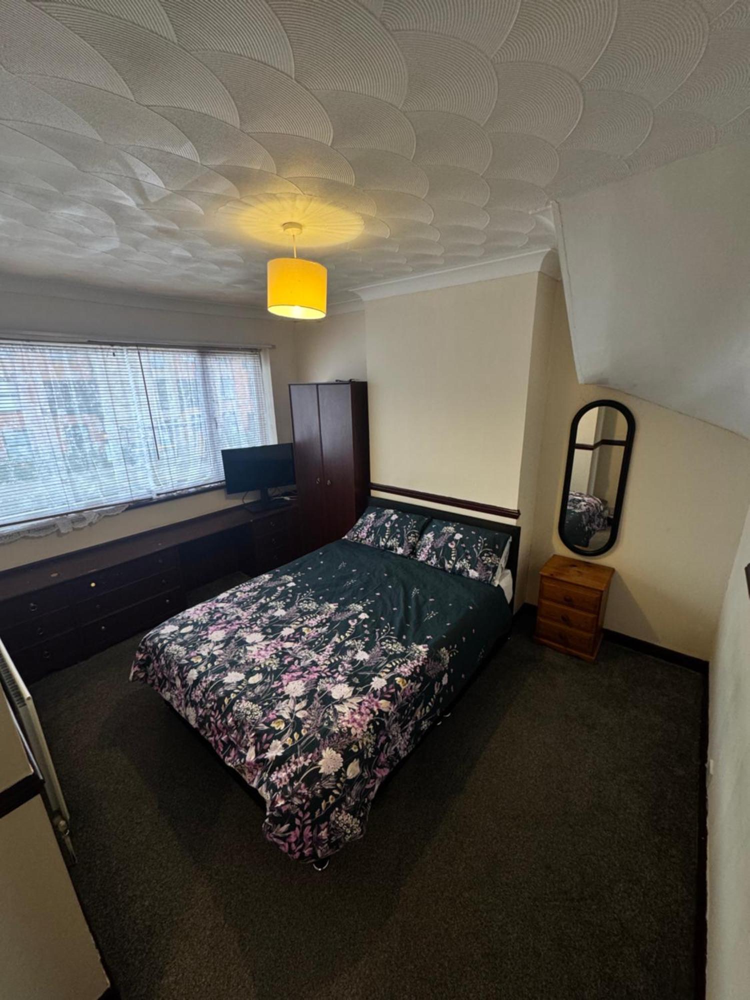 Jxb Homes - Lovely And Spacious Rooms Cliftonville ภายนอก รูปภาพ