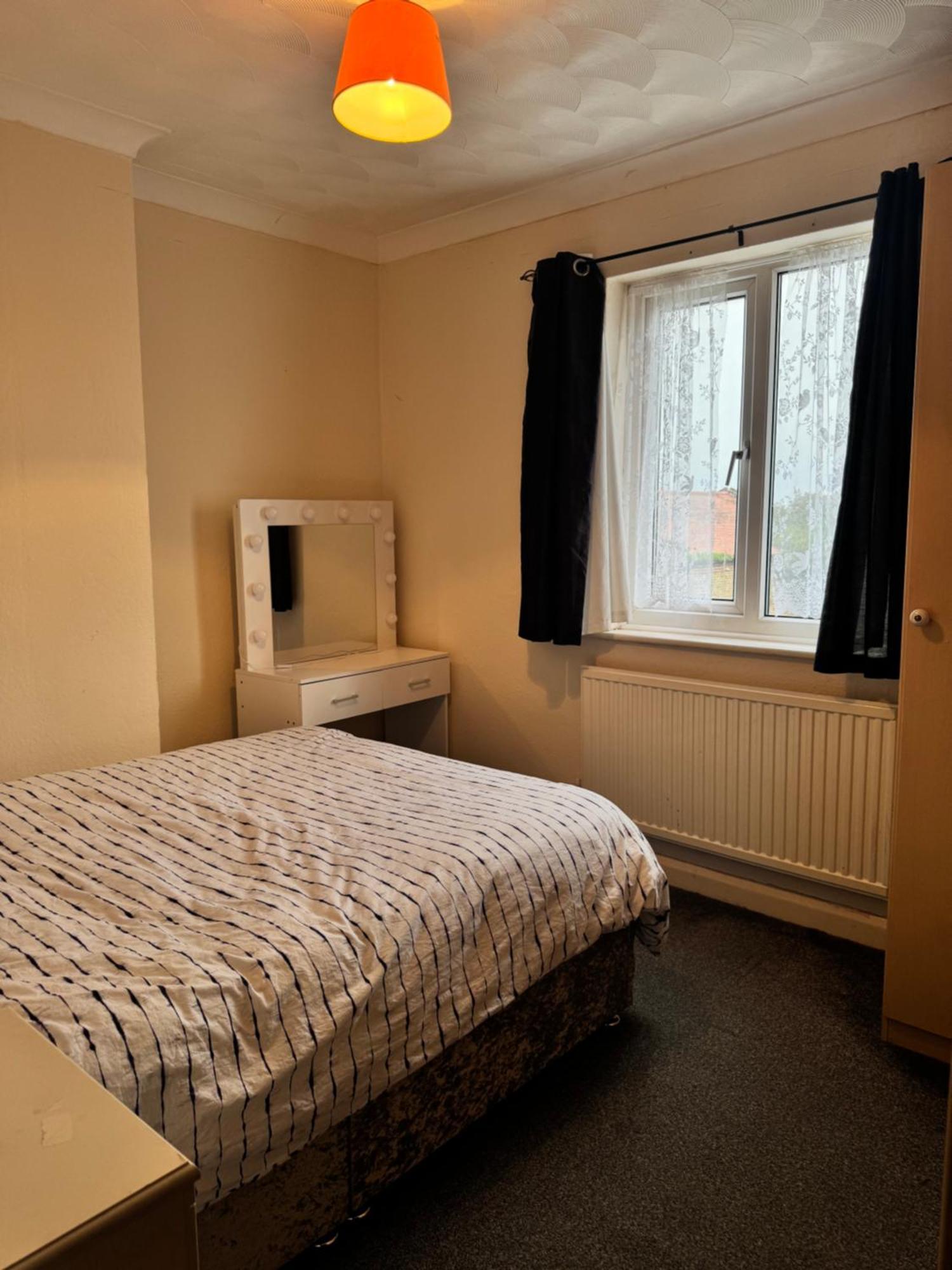 Jxb Homes - Lovely And Spacious Rooms Cliftonville ภายนอก รูปภาพ